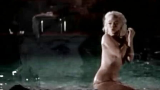 XXX登録なし  温泉は金髪tgirl Juliana Lealがスタッドを吹くと彼女のお尻をこすります。 女性 用 オナニー 動画 無料